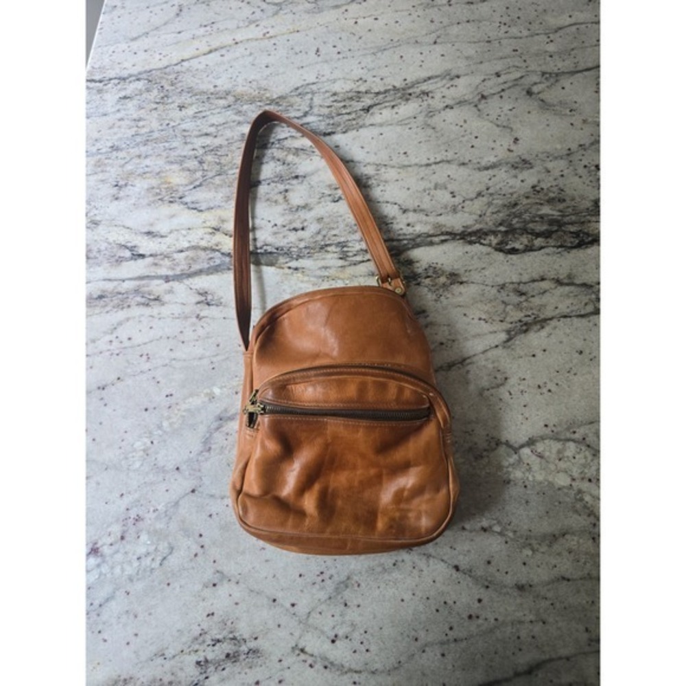 Vintage tan leather shoulder bag with 3 zippered pouches